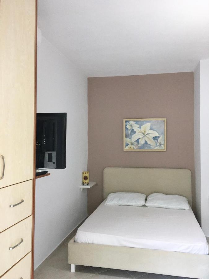 Lr Apartments Саранде Екстериор снимка